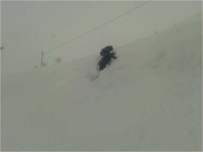 Bitlis VEDAŞ arıza ekiplerinin karda zorlu mücadelesi