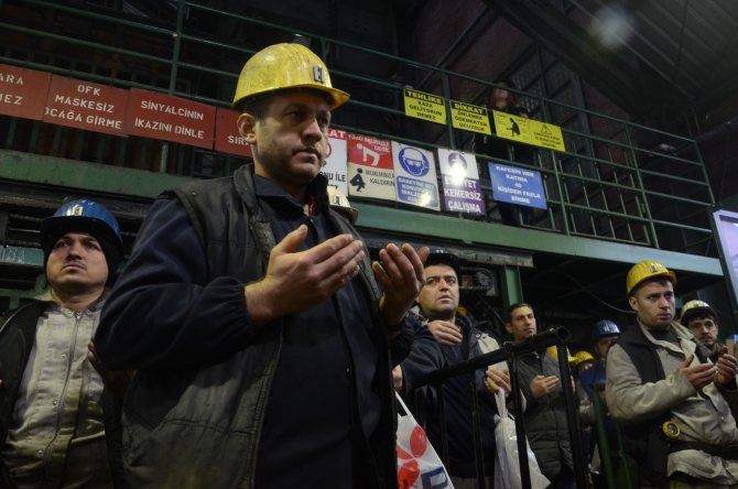 Maden kazasında ölen 8 madenci dualarla anıldı