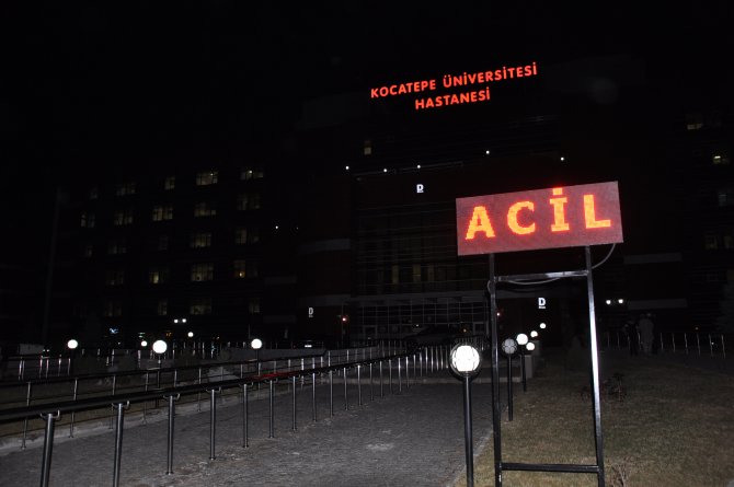 AK Parti'li 4 milletvekili Afyon kampına giderken kaza yaptı