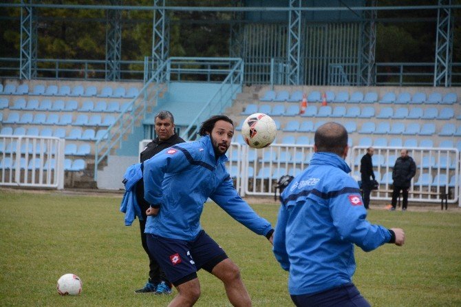Bb Erzurumspor Teknik Direktörü Yıldırım: “Üç Puanı Alacak Futbolcularıma Güveniyorum”