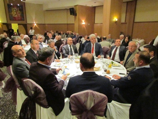 Çeşme Belediye Başkanı Dalgıç, Eski Boksörleri Yemekte Buluşturdu