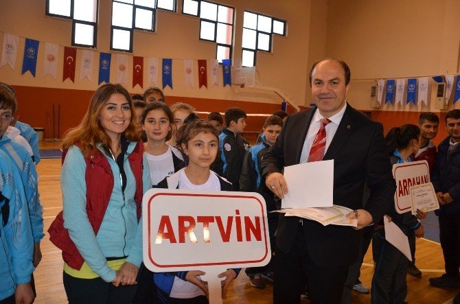 Anadolu Yıldızları Badminton Çeyrek Finalleri Fatsa’da Başladı