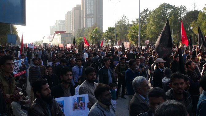 Pakistan’da yüzlerce kişi Suudi Arabistan’daki idamları protesto etti