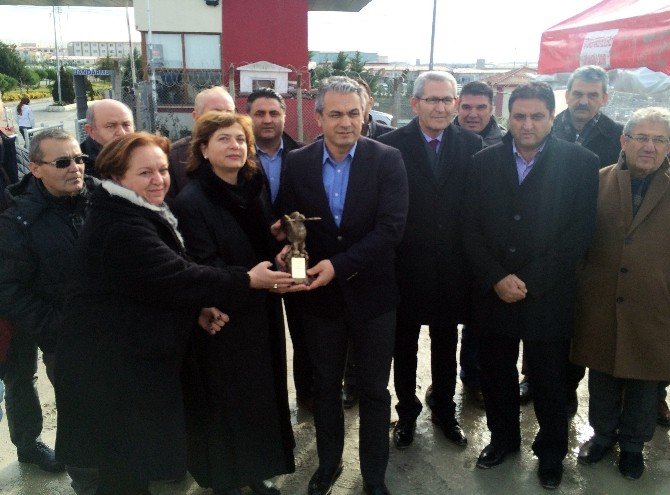 Can Dündar’a Karşıyaka Belediyesi’nden Basın Özgürlüğü Ödülü