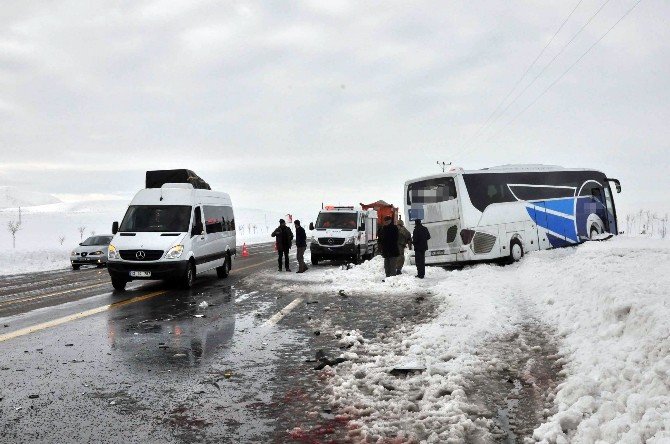 Bitlis’te Trafik Kazası 1 Ölü, 1 Yaralı