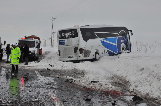 Bitlis’te trafik kazası: 1 ölü, 1 yaralı