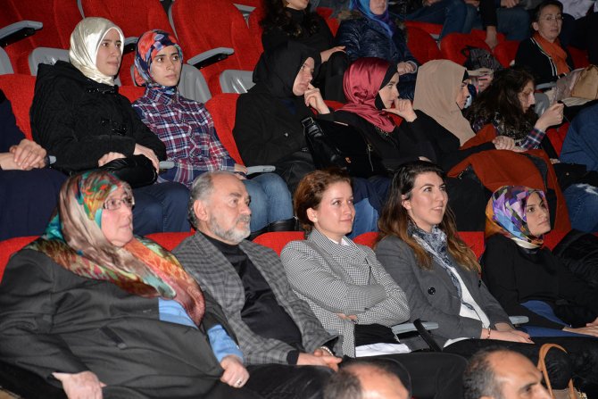Yabancı Öğrenciler Türkçe’lerini ‘Dilhane’de konuşturdu