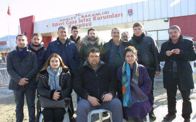 Umut nöbeti tutan CHP'liler: Özgür basın AK Parti hükümetine de lazım olacak