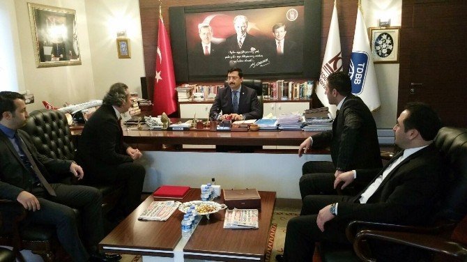 Keçiören Belediye Başkanı Mustafa AK Ödülünü Aldı