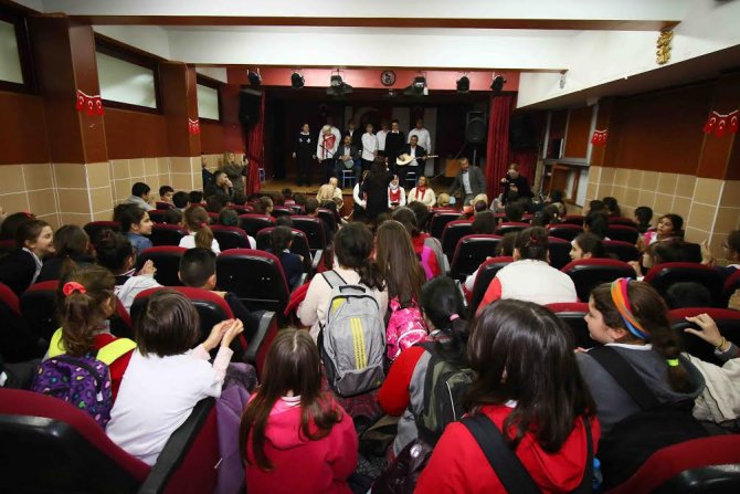 Engelliler Korosu, okullarda konser veriyor