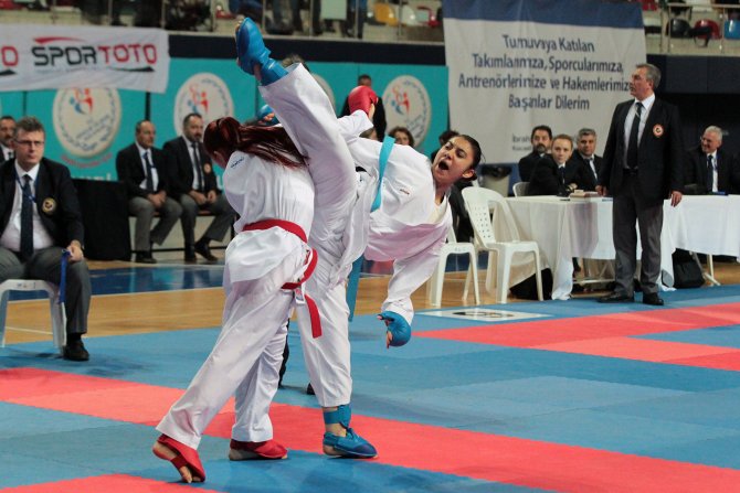 Kocaeli’nin ev sahipliği yaptığı Karate Şampiyonası sona erdi