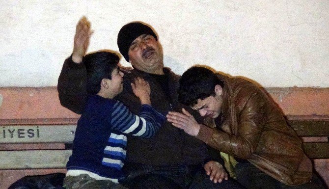 2 Suriyeli Tıraş Oldukları Berber Dükkanında Bıçaklandı: 1 Ölü, 1 Yaralı