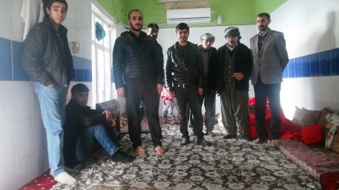 Cizre’de 20 nüfuslu 3 aile 5 gündür camide kalıyor