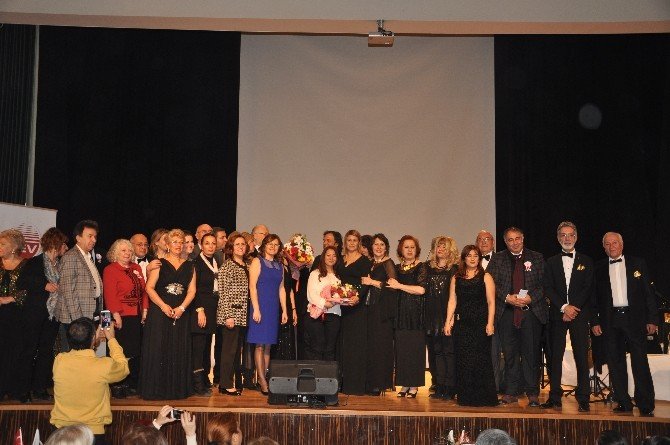 Eskişehir’de Türk Eğitim Vakfı Yararına Konser Verildi