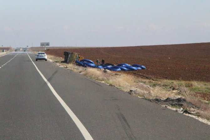 Nusaybin'deki trafik kazasında TIR sürücüsü yaralandı