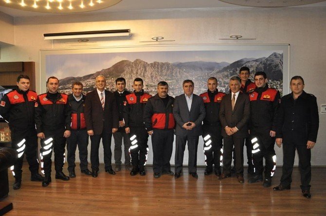 Başkan Özdemir’den Su Altı Kurtarma Ekibine Kutlama