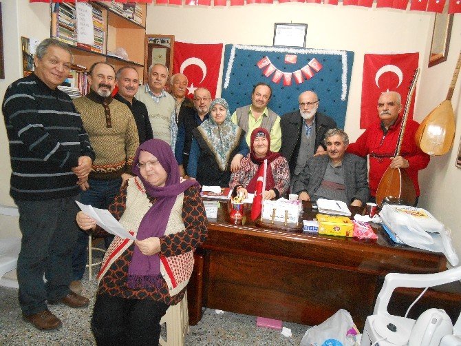 Eşyoder Üyeleri "Çalışan Gazeteciler Günü"nü Şiirler Ve Türkülerle Kutladı