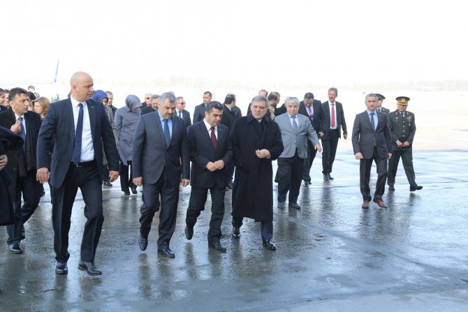 Abdullah Gül: Terörü şiddetle lanetliyorum
