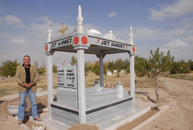 Ölmeden Önce Mezarını Yaptıran “Jet Ahmet” Hayatını Kaybetti