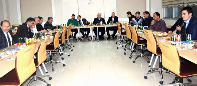 Yozgat’ta gazeteciler Özel Ergin’in yemeğinde bir araya geldi