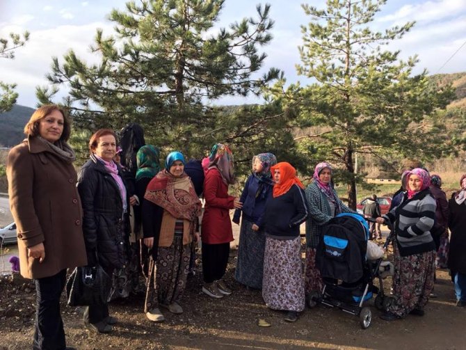 CHP teşkilatı mağdur köylülere destek oldu