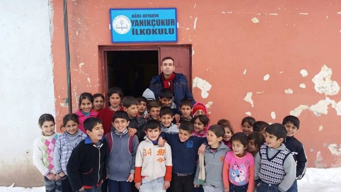 Kaymakam Mekan Çeviren, köy okullarını ziyaret etti.
