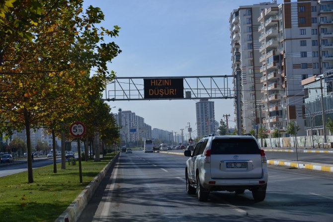 Diyarbakır’da Kürtçe trafik levhası dönemi