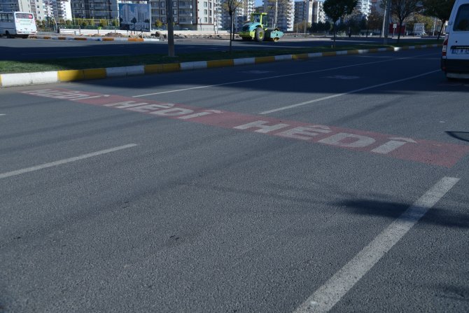 Diyarbakır’da Kürtçe trafik levhası dönemi