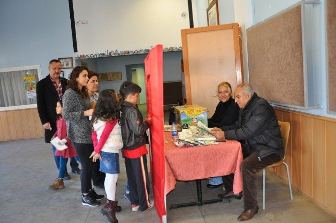 Milas’ta ’Ayı Yogi’ Oyunu Miniklerle Buluştu