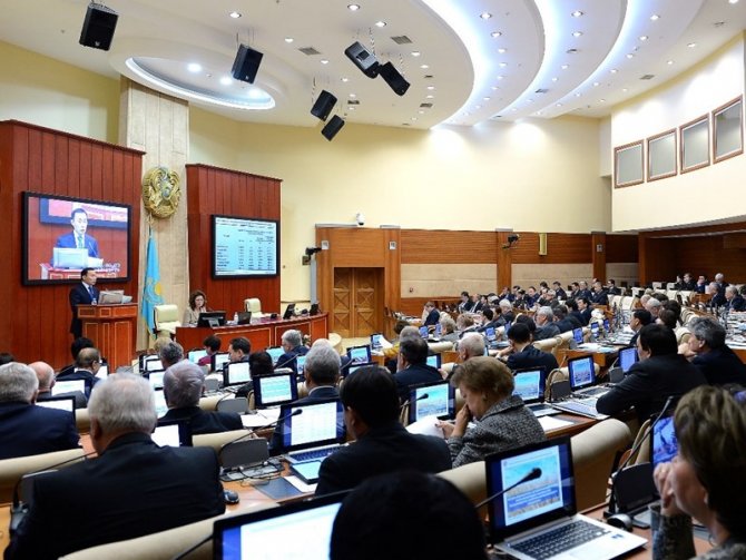 Kazakistan Meclisi'nden erken seçim kararı