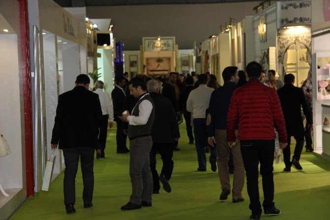 Ekonomi Bakanı Elitaş, İstanbul Anne Bebek Çocuk Ürünleri Fuarı’nı Çocuklarla Açtı