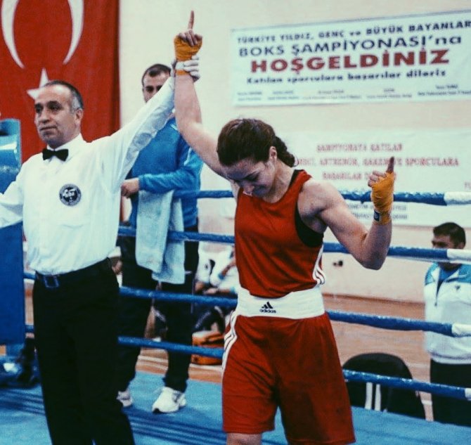 Düzce Üniversitesi boksta Türkiye Şampiyonu oldu