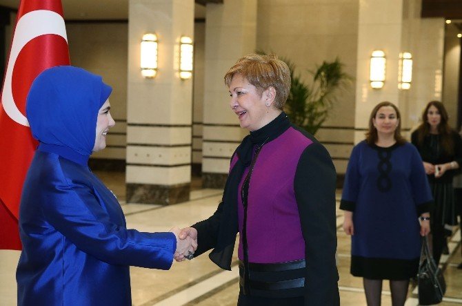 Emine Erdoğan, Kadın Büyükelçiler Ve Büyükelçi Eşlerini Cumhurbaşkanlığı Külliyesi’nde Ağırladı
