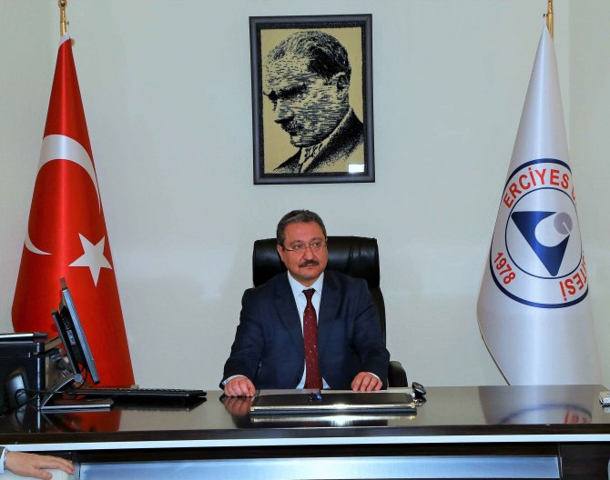 Erciyes Üniversitesi’nde yeni rektör görevi devraldı