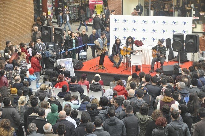 Forum Mersin’de Tuncay Kes İzdihamı