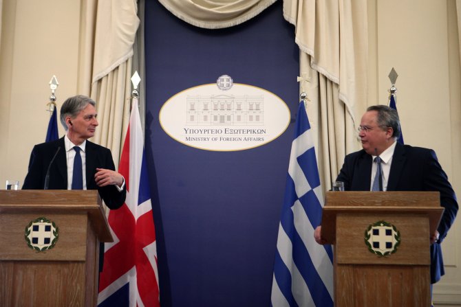 İngiltere Dışişleri Bakanı Atina'da