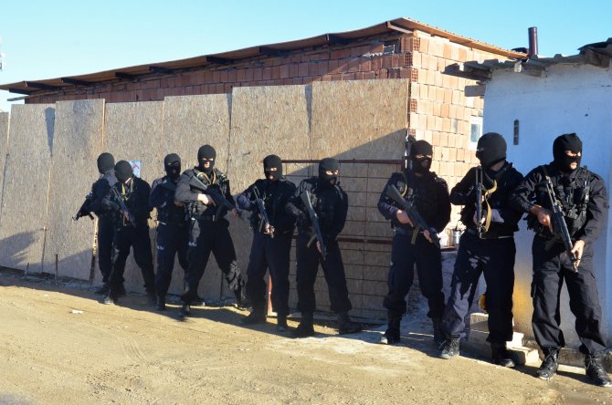 Kırşehir'de terör örgütü operasyonunda 14 kişiyi gözaltına alındı