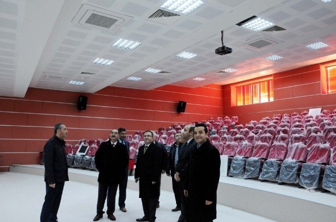 Rektör Şimşek Saray MYO Yeni Binasını İnceledi