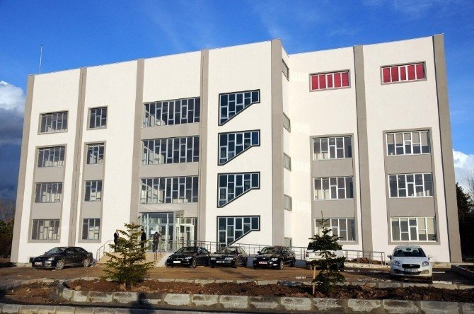 Rektör Şimşek Saray MYO Yeni Binasını İnceledi
