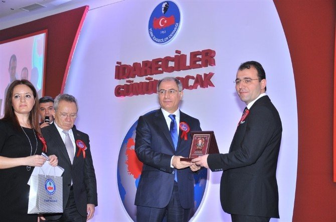 Selim Kaymakamı Dolu, Ödülünü İçişleri Bakanı Efkan Ala’nın Elinden Aldı