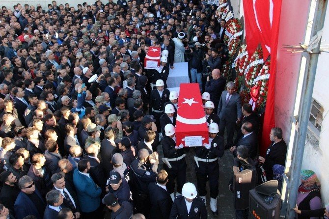 Şehit Polis Kızıyla Yan Yana Defnedildi