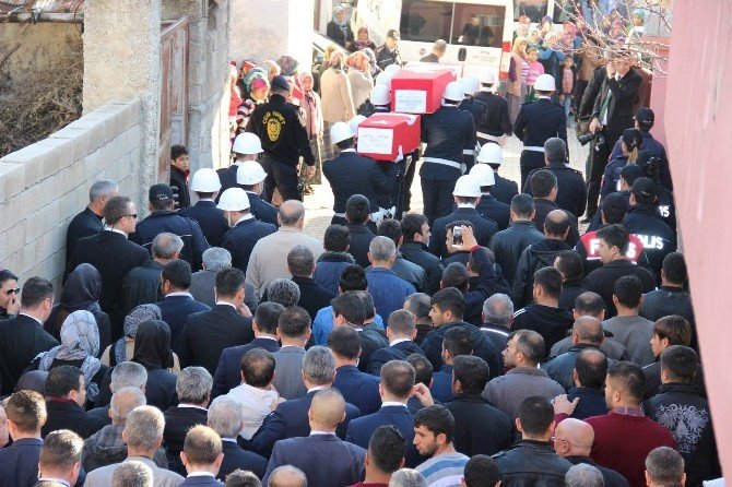 Şehit Polis Kızıyla Yan Yana Defnedildi
