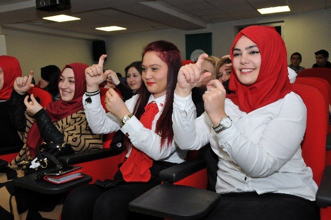 Gaziosmanpaşa Belediyesi’nin İşaret Dili Kursu Büyük İlgi Görüyor