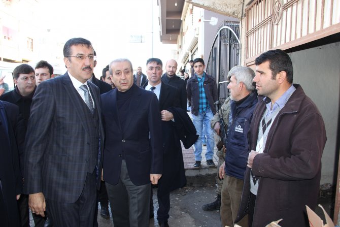 Bakan Tüfenkci, Çınar’daki patlamada hayatını kaybedenlerin taziyesine katıldı