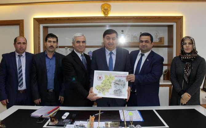 HADEF Başkanı Şahin, Kaymakam Tanrısever ve Belediye Başkanı İkiz'i ziyaret etti