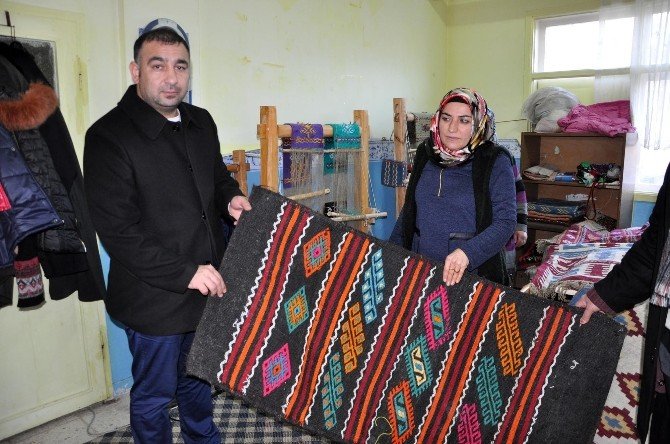 Sorgun’da Yöresel Kilim Dokuma Ve Halıcılık Kursuna Yoğun İlgi