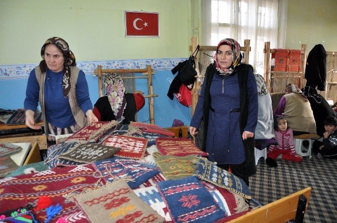 Sorgun’da Yöresel Kilim Dokuma Ve Halıcılık Kursuna Yoğun İlgi