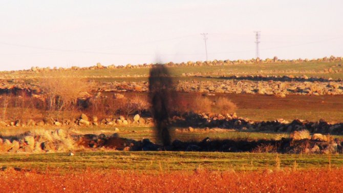 Siverek'te petrol boru hattı patladı tarlalar ham petrolle doldu