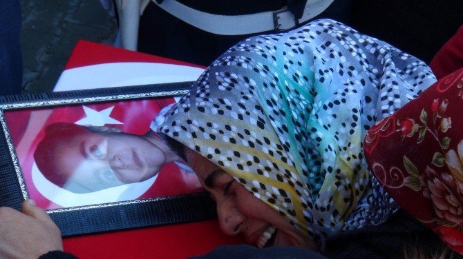 Şehit Polis Kızıyla Yan Yana Defnedildi