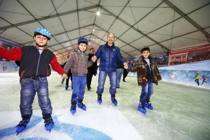 Sultangazi’de Buz Pateni Keyfi Başlıyor